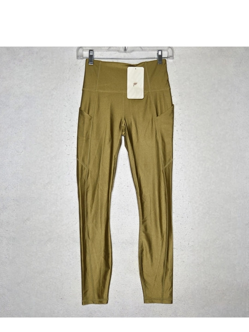 Fabletics NWT Oasis Shine High Waist Pocket 7/8 Legging XS Gold Shiny Athletic